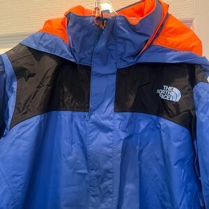 North face kids rain jacket hyvent